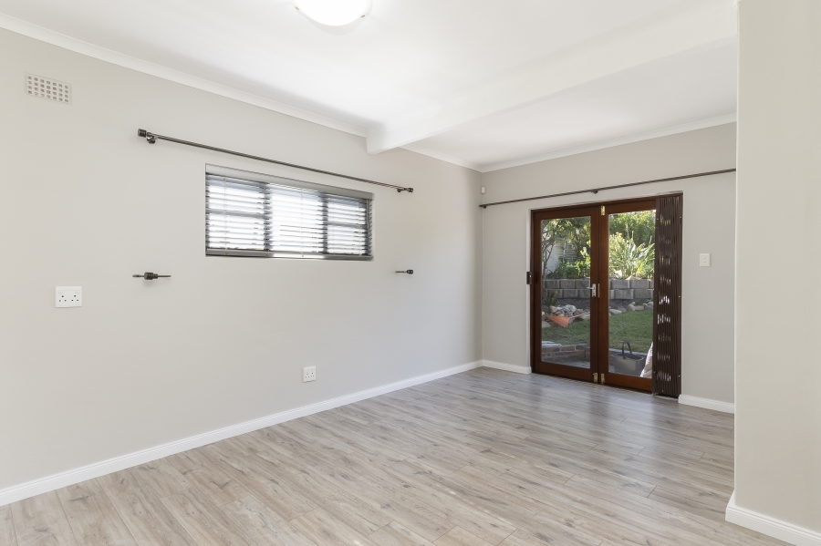 To Let 4 Bedroom Property for Rent in Die Wingerd Western Cape